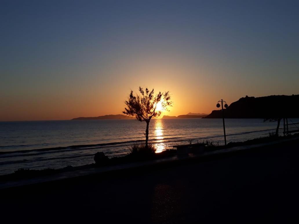 Πανσιόν Porto-fino Αρίλλας